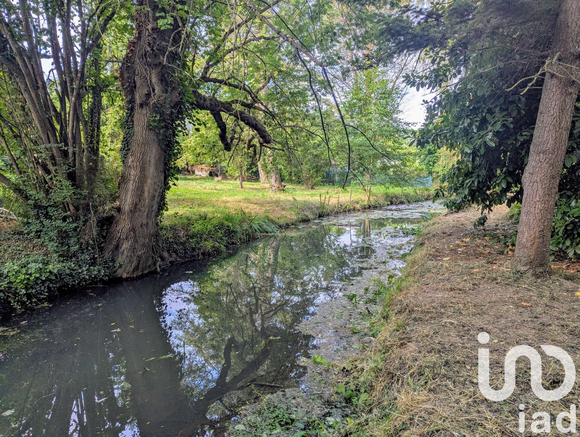 Landes-Le-Gaulois - 7318m²