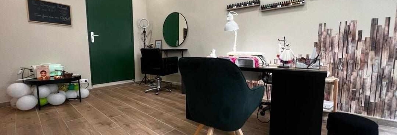 Immeuble  45 m² à vendre à Alleins (13980)