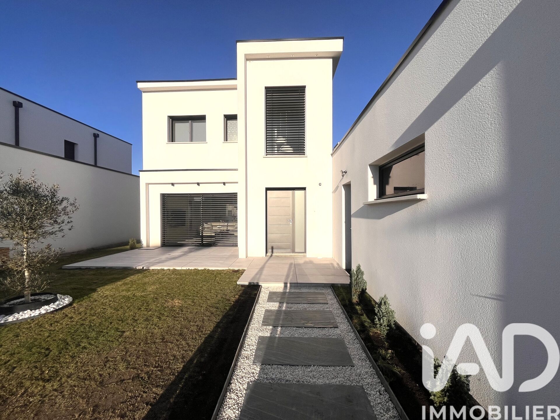 Verrieres-En-Anjou - 128m² - 6p. - 4ch.