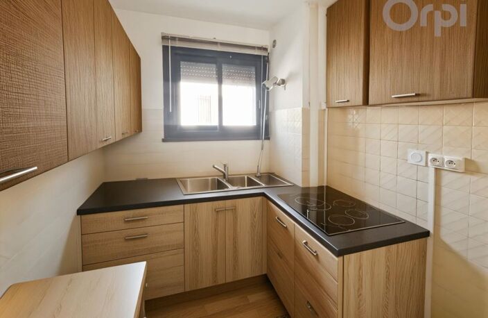 Maison de ville 68 m² – Centre de Laragne –jardin non attenant /garage / cave — photo 5
