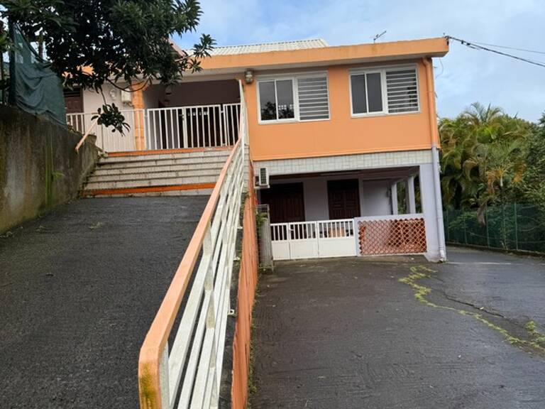 Idéal Investisseur – Ensemble Immobilier de 3 appartements (T6 – T3 loué – T2) Sainte-Luce — photo 1