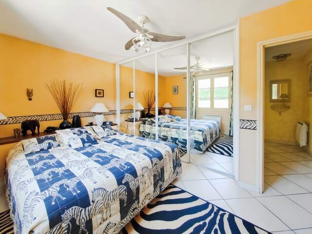 Givry (71) Maison à vendre de 250.43 m² - 6 pièces - terrain de 3 373 m² piscine ! — photo du bien