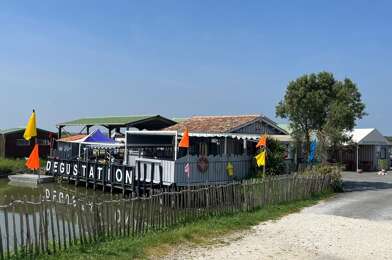 Commerce 10 pièces 676000 €