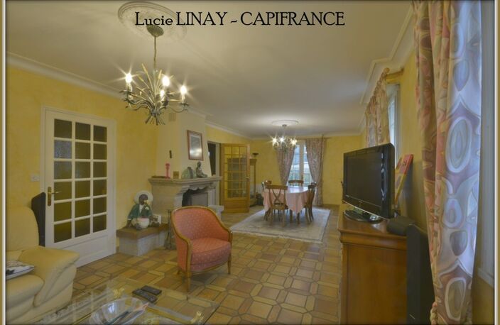 Proximité Laval, maison familiale en très bon état sur grand terrain — photo 3