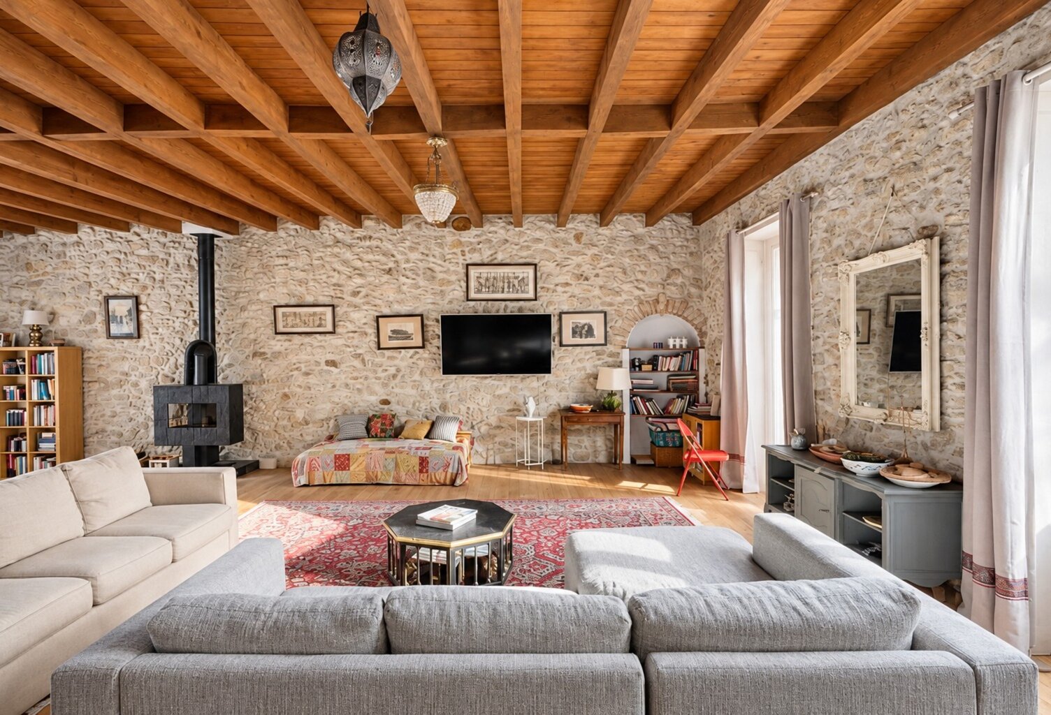 Maison de caractère de 267 m² avec atelier de 83 m² et projet de terrasse tropézienne — photo 1