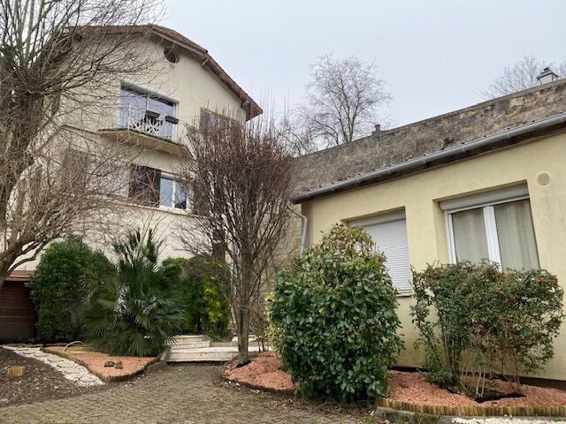 Image d'un appartement 1 pièce, 12 m² à louer à saint-germain-en-laye (78100) à 570€ à saint-germain-en-laye (78100)