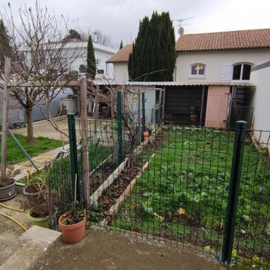 Appartement 3 pièces 810 €