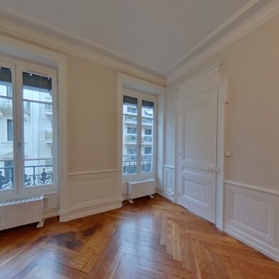 Appartement 3 pièces 1270 €