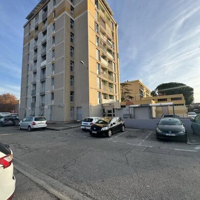 Appartement 3 pièces 708 €