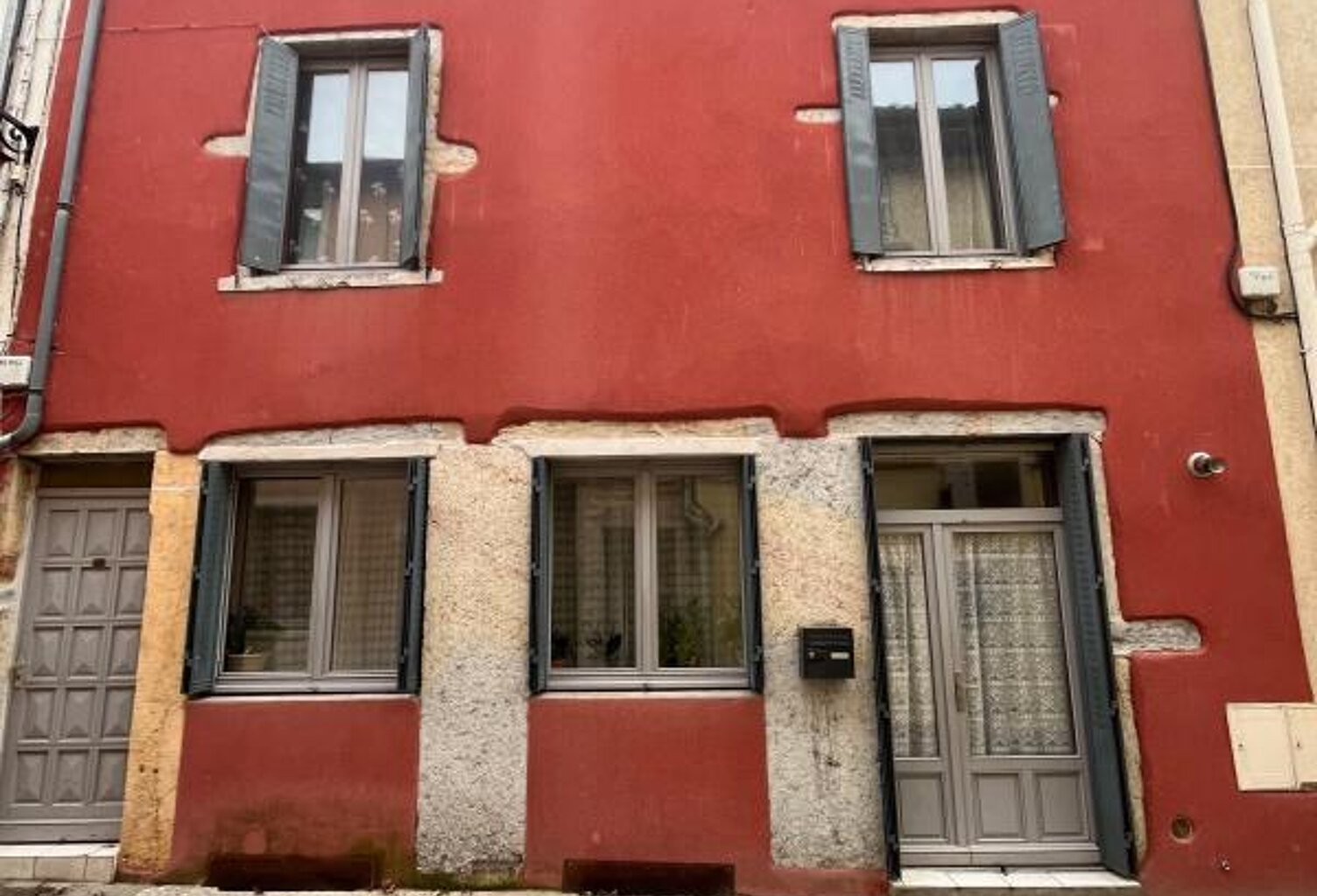 Maison de ville 153m2 sur cave hyper centre de Neuville — photo 1
