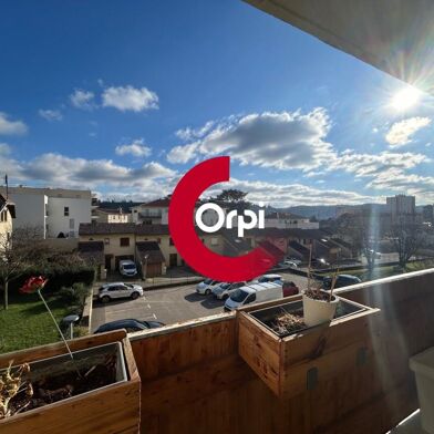 Appartement 3 pièces 880 €