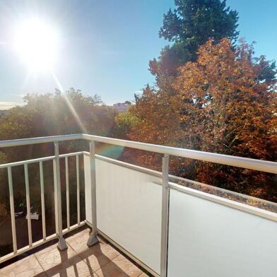 Appartement 3 pièces 860 €