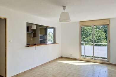 Appartement 3 pièces 860 €