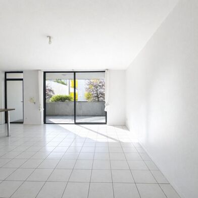 Appartement 3 pièces 247250 €