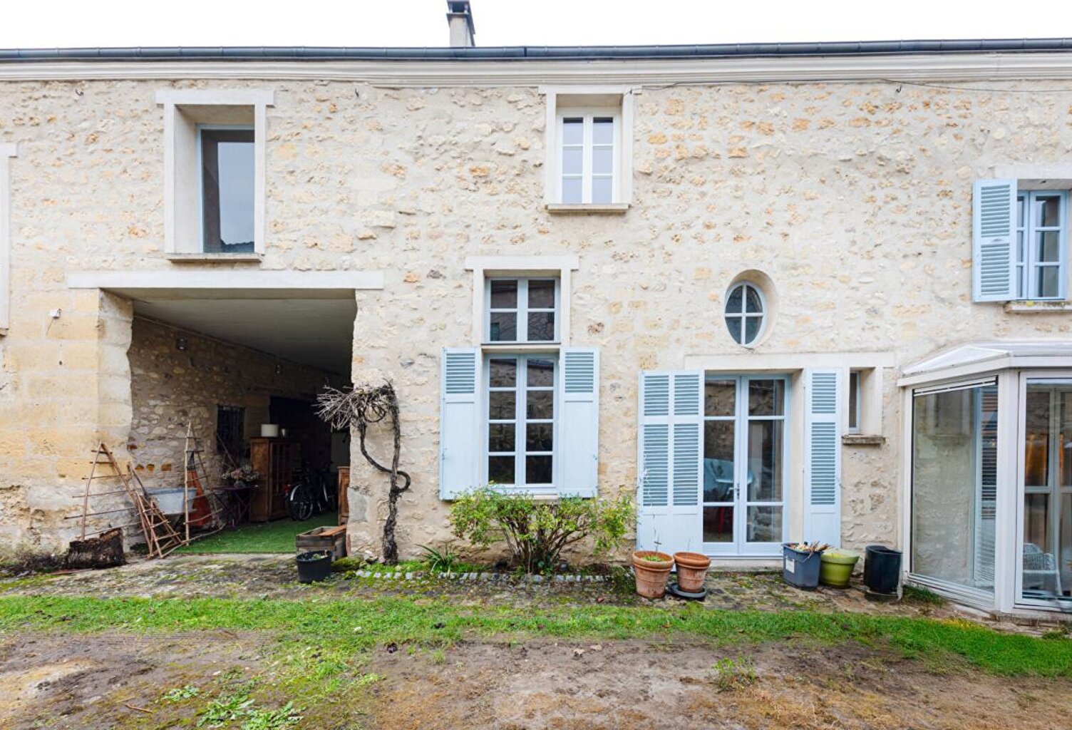 Propriété entièrement rénovée  au coeur du village — photo 1