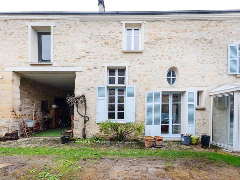 Propriété entièrement rénovée  au coeur du village — photo 1