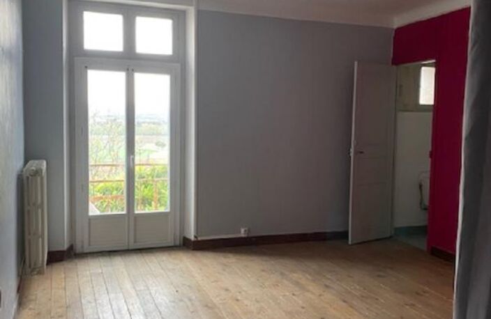Grande maison de 182 m²  à rénover, avec grande remise, cours et jardin ombragé — photo 4