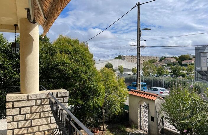 Alès quartier Clavières Exclusivité maison en pierres 6 pièces  sur 2 niveaux de 133 m2 sur terrain 501 m2 — photo 4