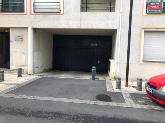 Place de parking sécurisée  Quartier Port Marianne / Richter Montpellier — photo du bien