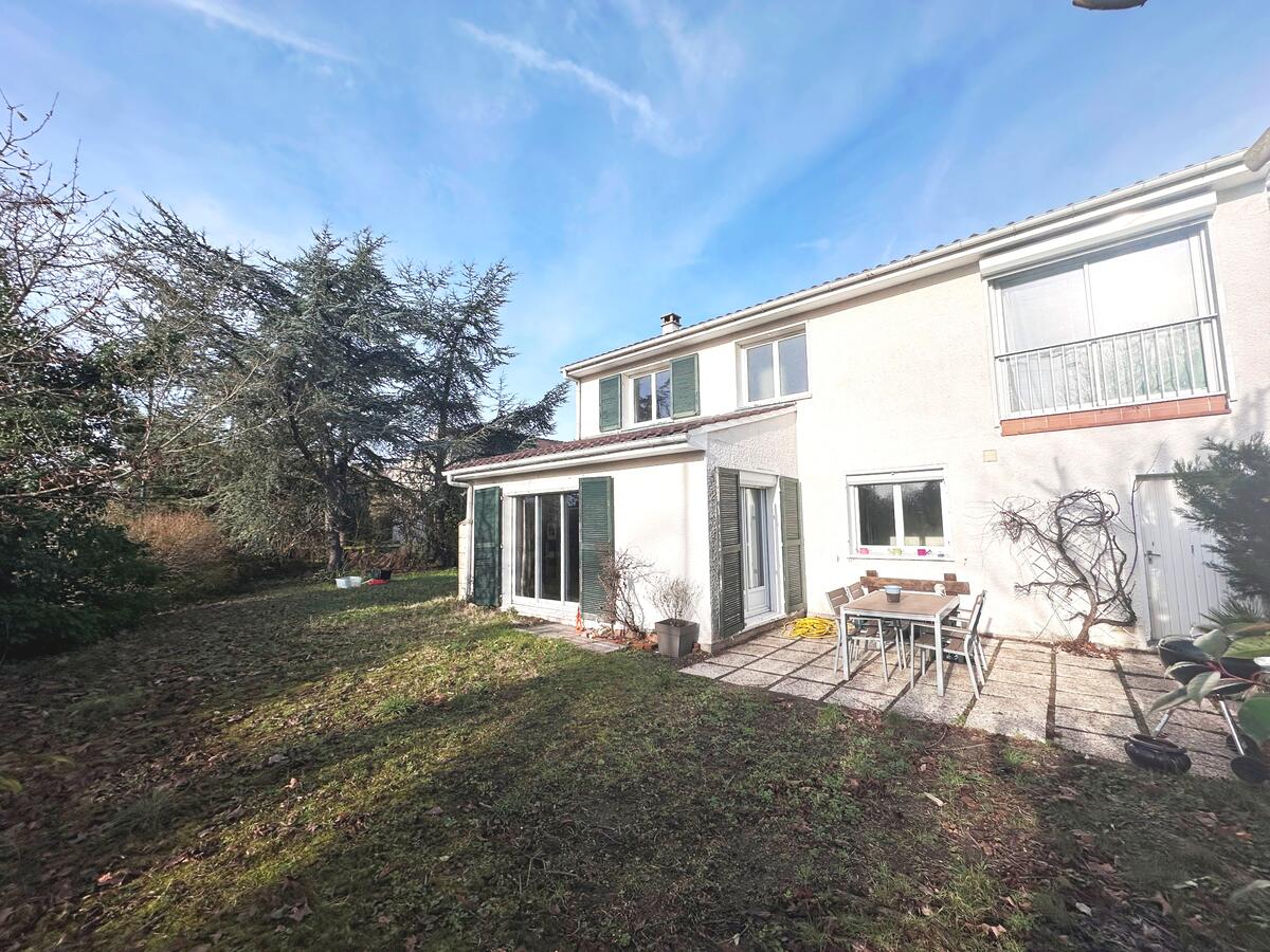 Villa / Maison  T5 à vendre Montesson 78360