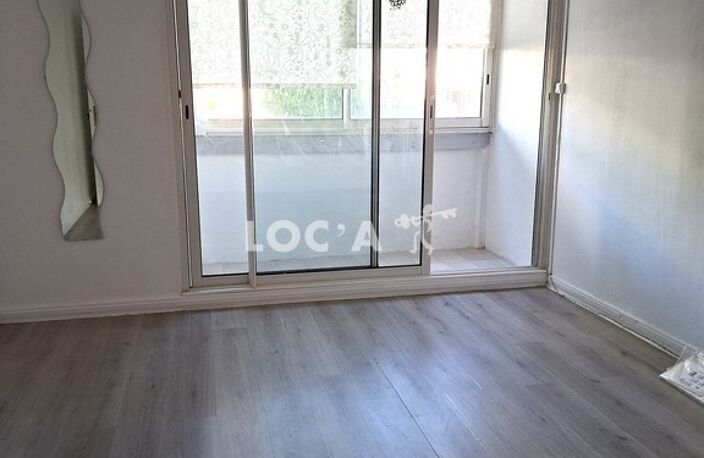 Location appartement 4 pièces 74 m² à Rillieux-la-Pape (69140) — photo 4