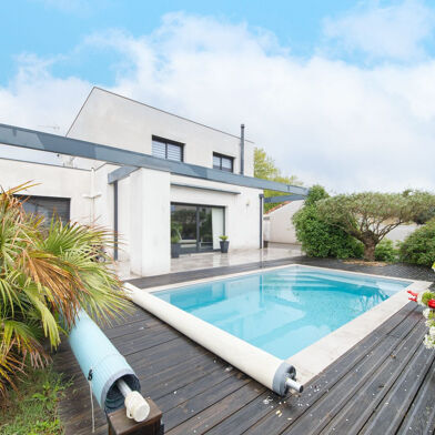 Maison 7 pièces 579000 €