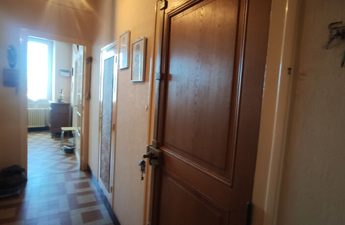 APPARTEMENT F4 - CENTRE SAINT LAURENT NOUAN — photo 2