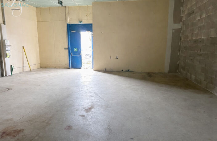 ENTREPÔT BOURG EN BRESSE SECTEUR AMÉDÉE MERCIER jusqu'à 280m — photo 2