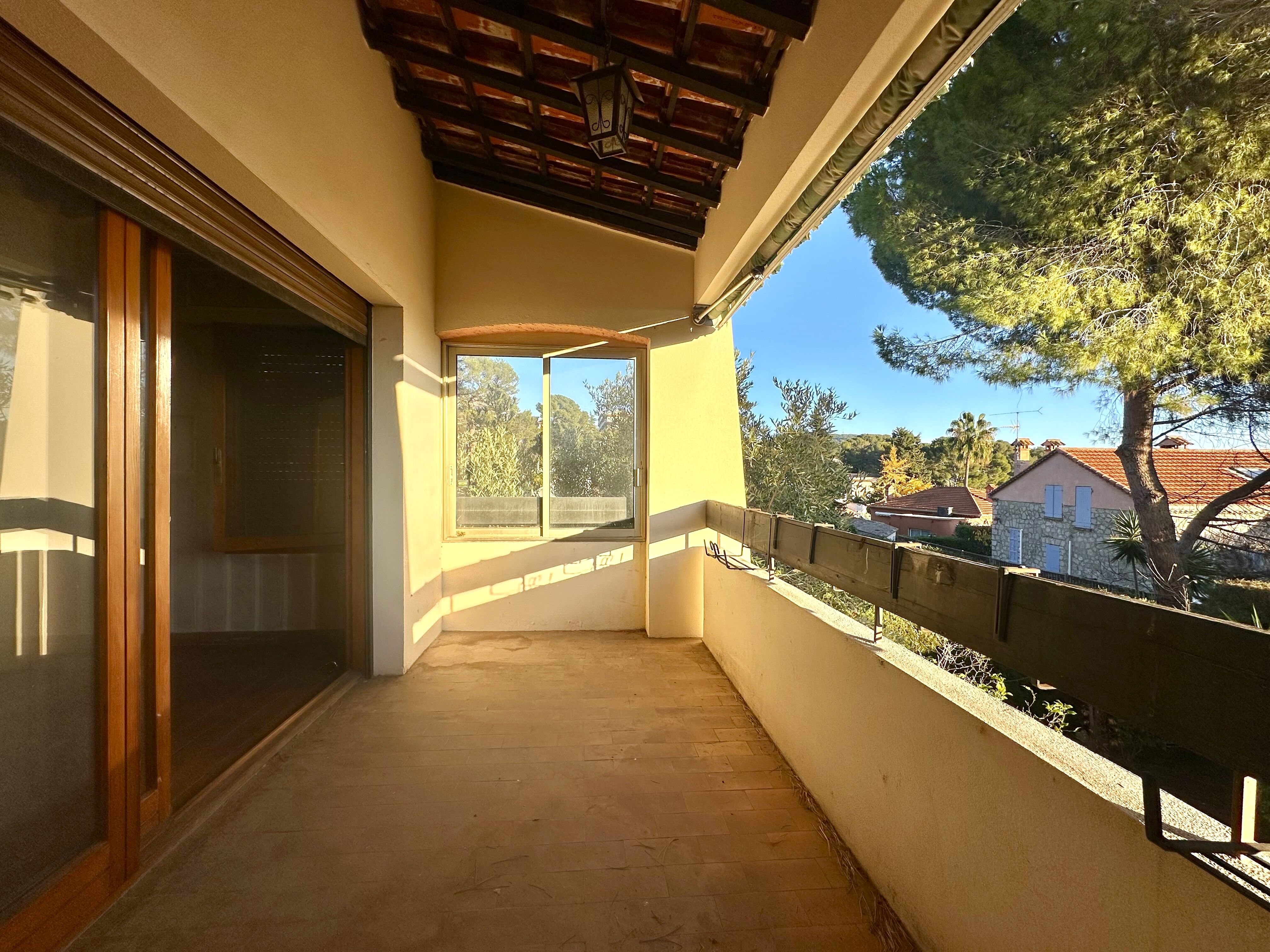 LE CANNET, MONT JOLI, SECTEUR RESIDENTIEL, CADRE VERDOYANT, 4/5 PIECES, 107m², TERRASSE SUD/OUEST, VUE DEGAGEE, PARKING, CAVE