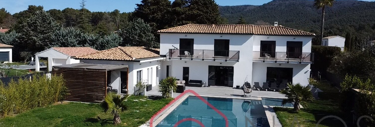 Maison 8 Pièces 318 m² à vendre à Le Beausset (83330)