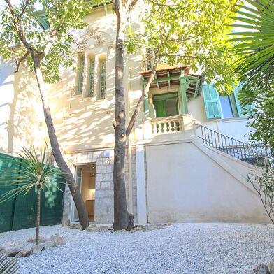 Appartement 1 pièces 684 €