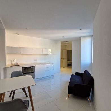 Appartement 2 pièces 890 €