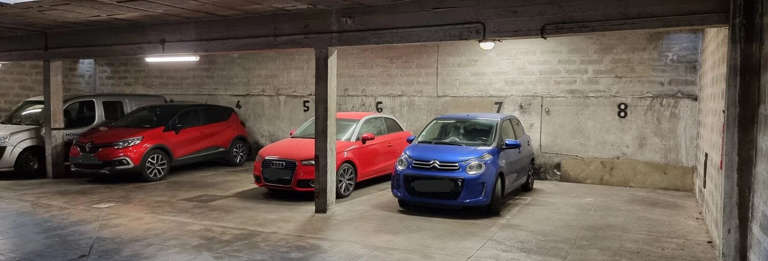 Garage   m² à louer à Nice (06100)