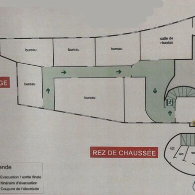 Bureau 9 pièces 249100 €