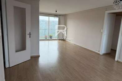 Appartement 4 pièces 891 €