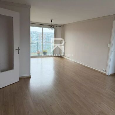 Appartement 4 pièces 981 €