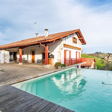 Maison 6 pièces 691500 €