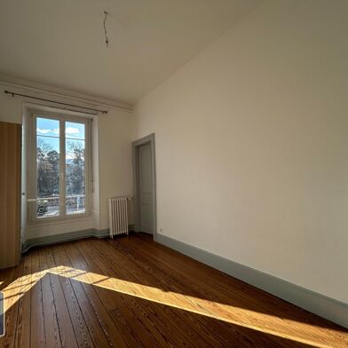 Appartement 5 pièces 1350 €