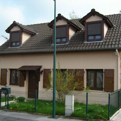 Maison 7 pièces 1180 €