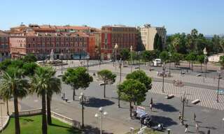 Garage   m² à louer à Nice (06000)