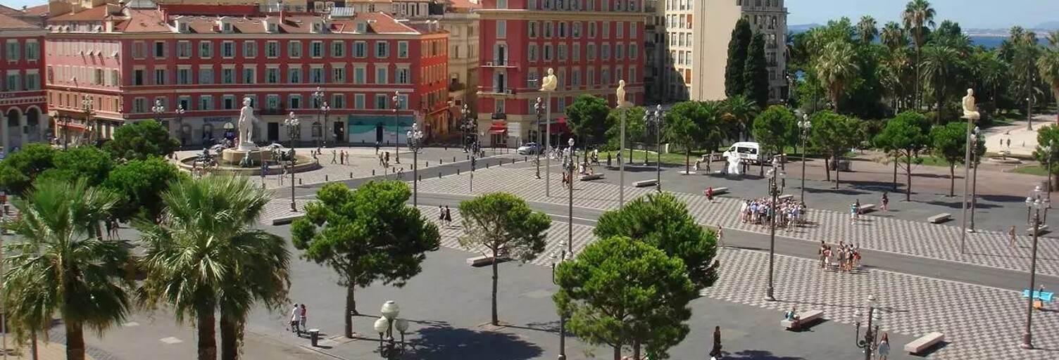 Garage   m² à louer à Nice (06000)