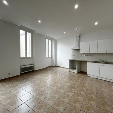 Appartement 3 pièces 672 €