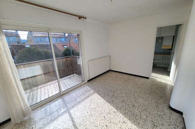 Appartement 3 pièces 896 €