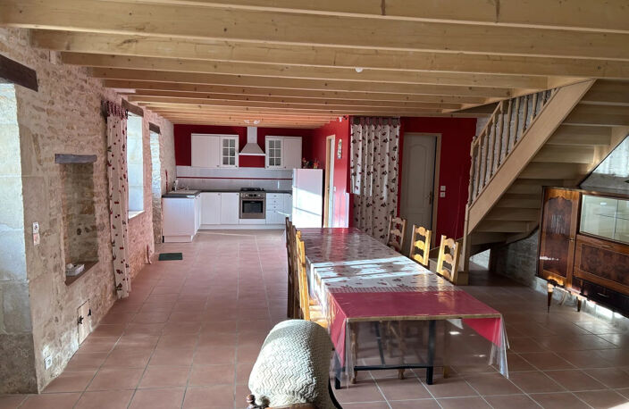 à 2km de Couhé maison en pierre de type 4 — photo 2