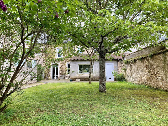 Poitiers- Chilvert- Maison T7-Jardin-Dépendance — photo du bien