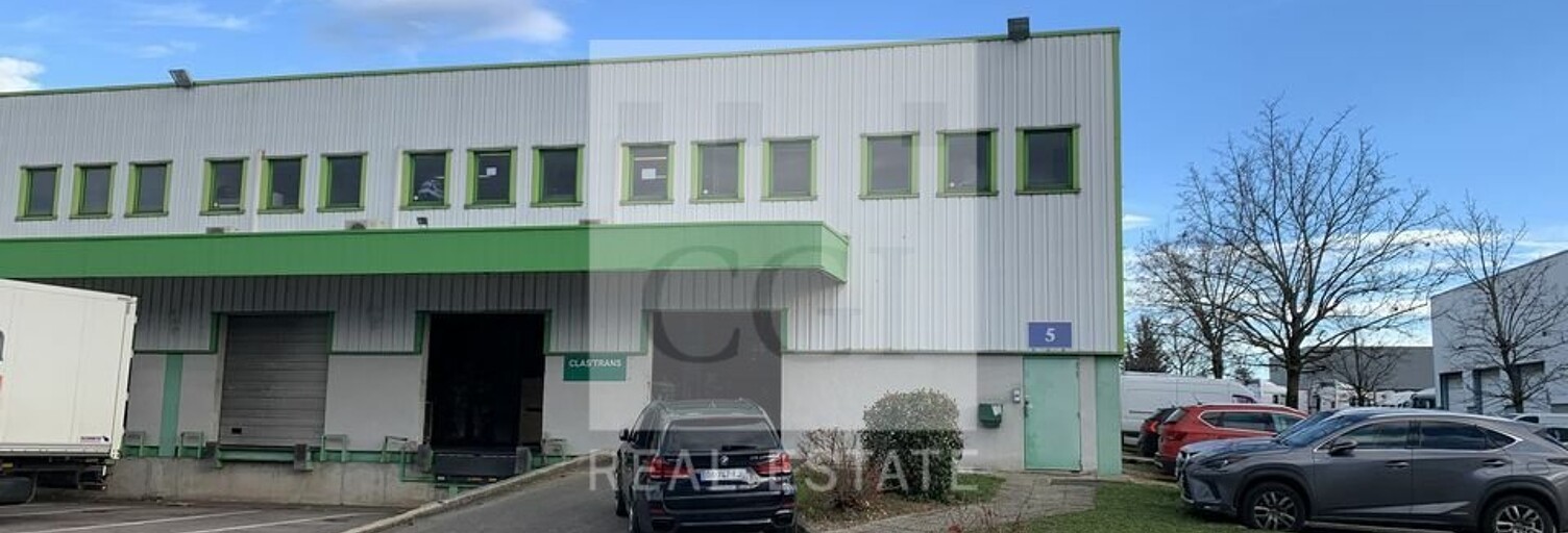 Commerce  1095 m² à louer à Genas (69740)