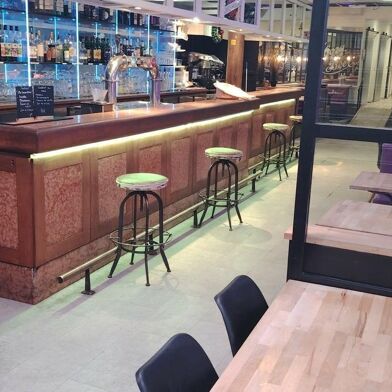 Commerce  230000 €