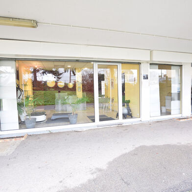 Commerce 9 pièces 242000 €