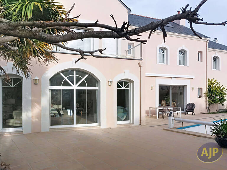 Maison Familiale Longchamp avec piscine — photo 1