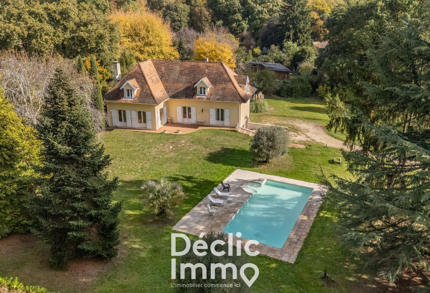 À vendre grande maison 210m2 avec 4 chambres et piscine - Haut Latresne — photo 1